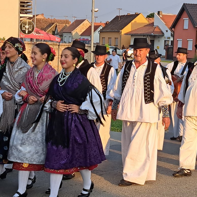 “Pjesmom u jesen” – tradicijski spektakl i ove godine u Zlatnoj Slavoniji