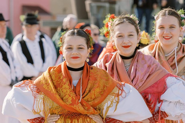 Otvoren prvi Muzej bećarca u svijetu: Vrijedan projekt čuvanja baštine za naraštaje koji tek dolaze - „Evo muzej usred Pleternice, ponos grada, a i okolice“ - Slika 6