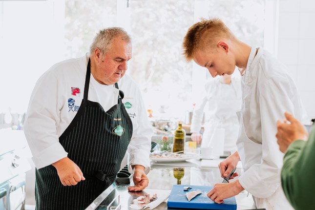 Iskustvo koje će pamtiti: budući kuhari Zlatne Slavonije kuhali s poznatim chefom - Slika 2